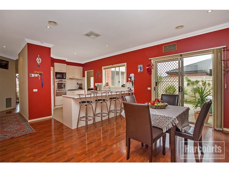 18 Bluehills Boulevard, Pakenham VIC 3810