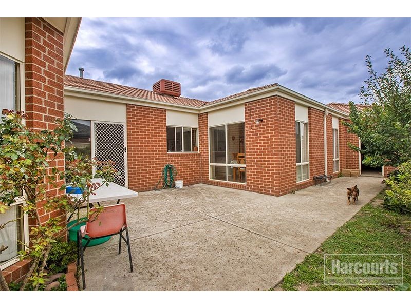 18 Bluehills Boulevard, Pakenham VIC 3810