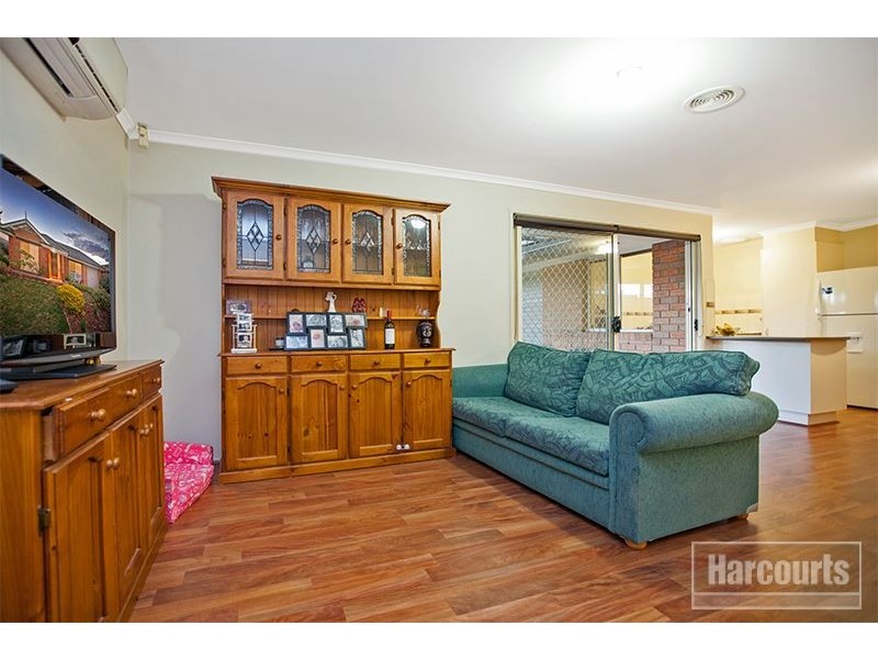 24 Sir Thomas Drive, Pakenham VIC 3810