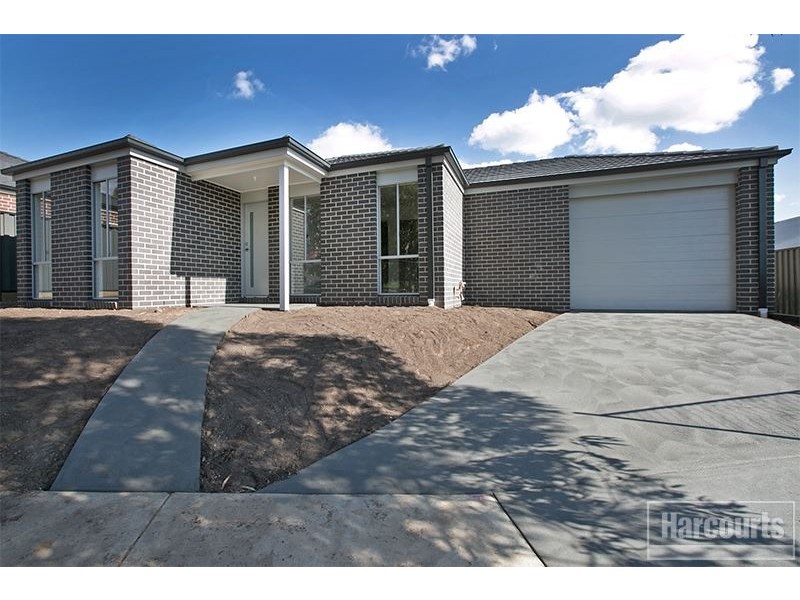 11A Lucerne Circuit, Pakenham VIC 3810
