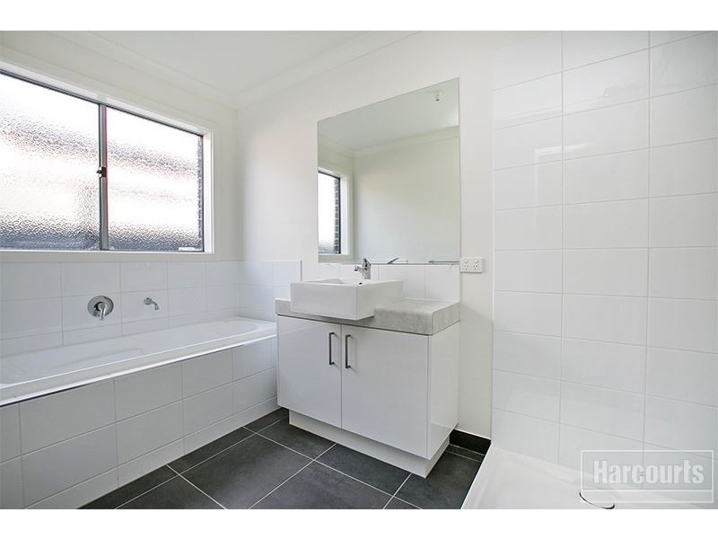 11A Lucerne Circuit, Pakenham VIC 3810