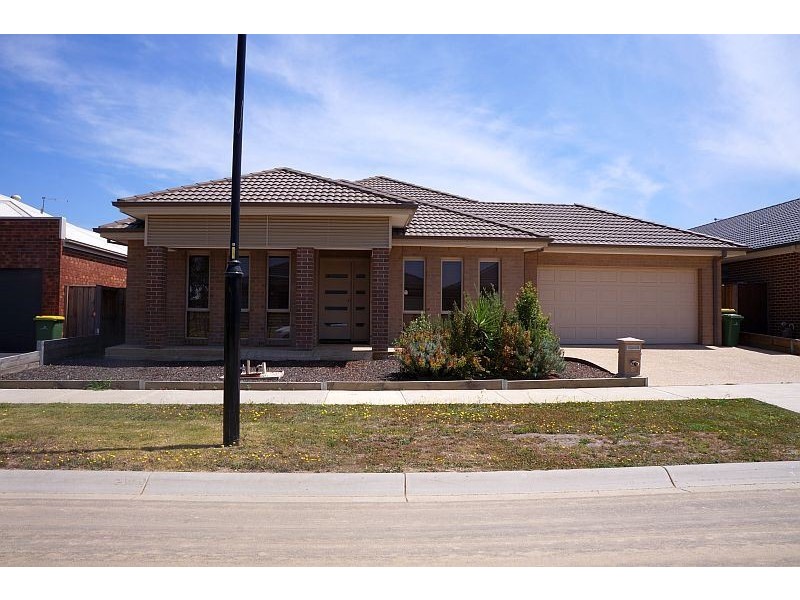5 Curran Drive, Officer VIC 3809