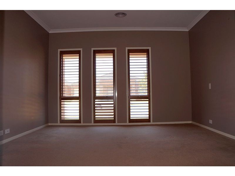 5 Curran Drive, Officer VIC 3809