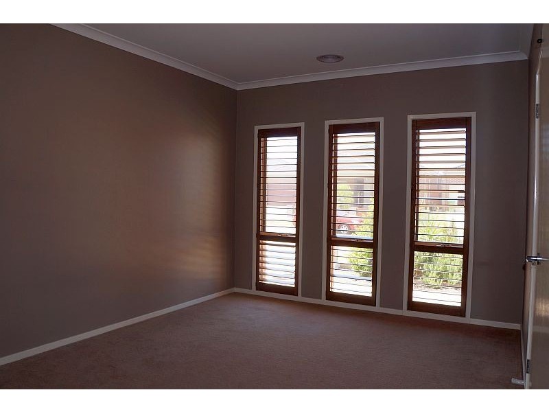 5 Curran Drive, Officer VIC 3809