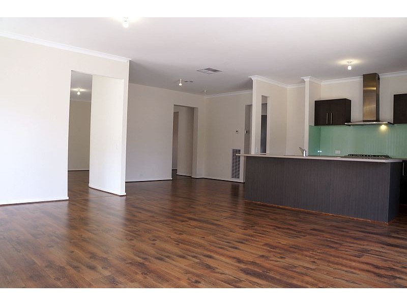 5 Curran Drive, Officer VIC 3809