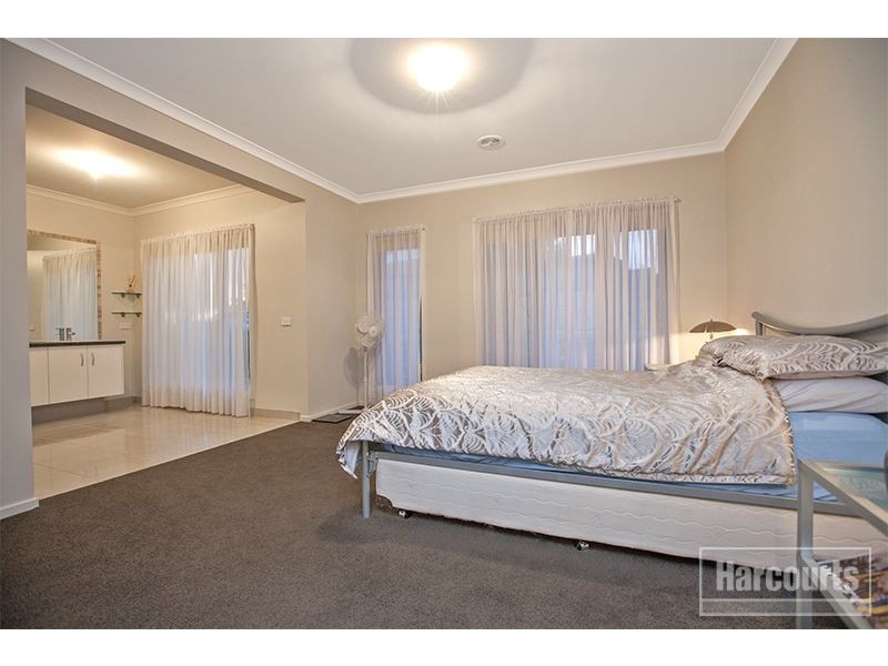 6 Tahoe Circuit, Pakenham VIC 3810