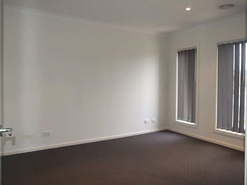 60 Sarton Link, Pakenham VIC 3810