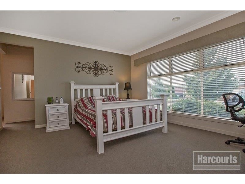 16 Michigan Grange, Pakenham VIC 3810