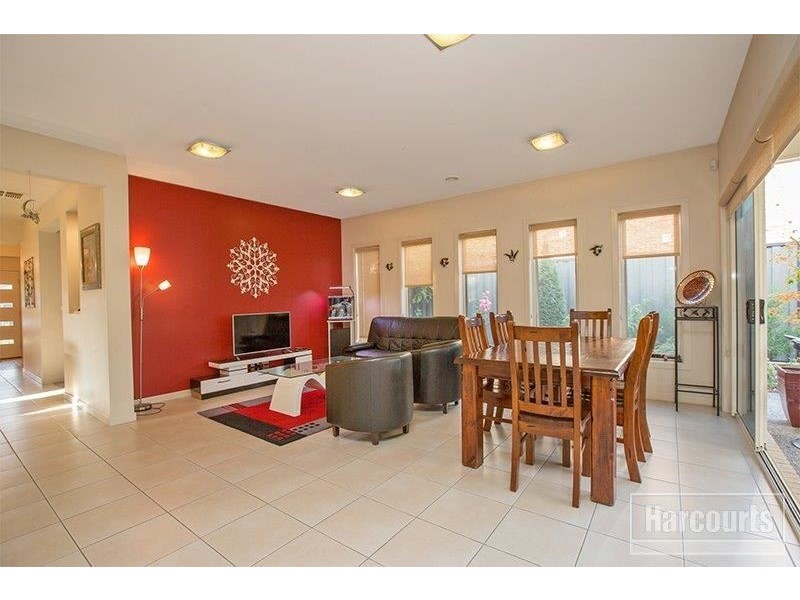 16 Michigan Grange, Pakenham VIC 3810