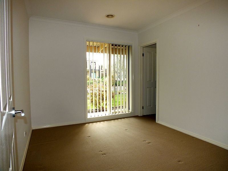 7 Fallingwater Drive, Pakenham VIC 3810