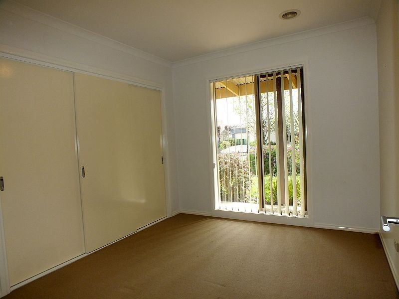 7 Fallingwater Drive, Pakenham VIC 3810