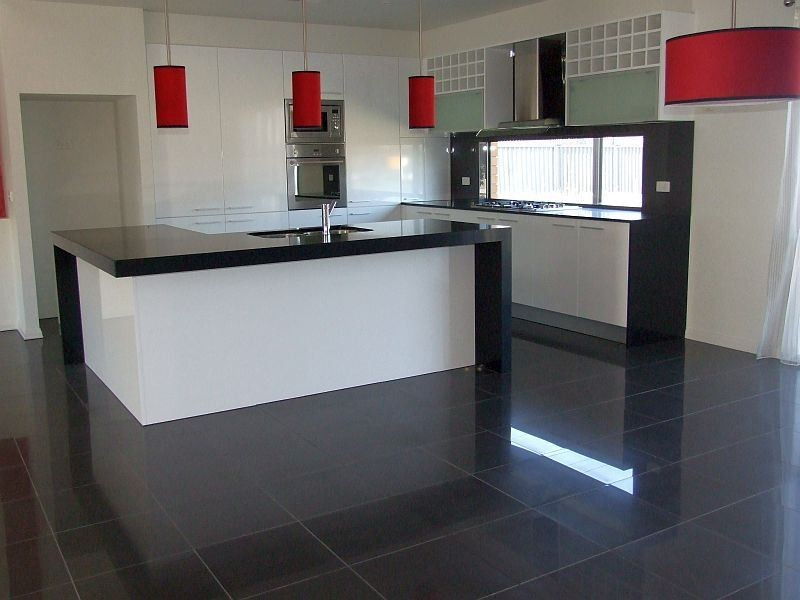 8 Wild Cherry Avenue, Pakenham VIC 3810