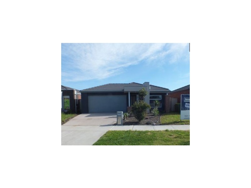48 Serenity Street, Pakenham VIC 3810