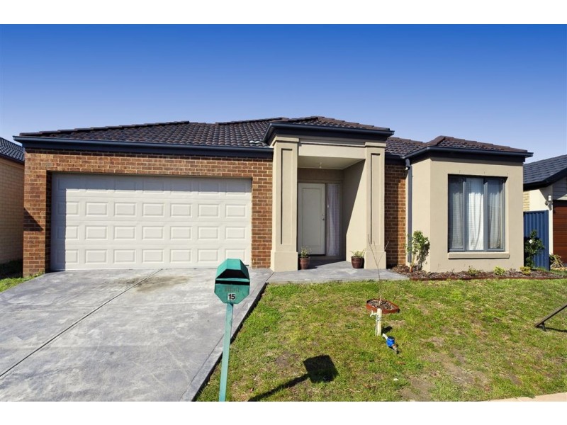 15 Paperbark Drive, Pakenham VIC 3810