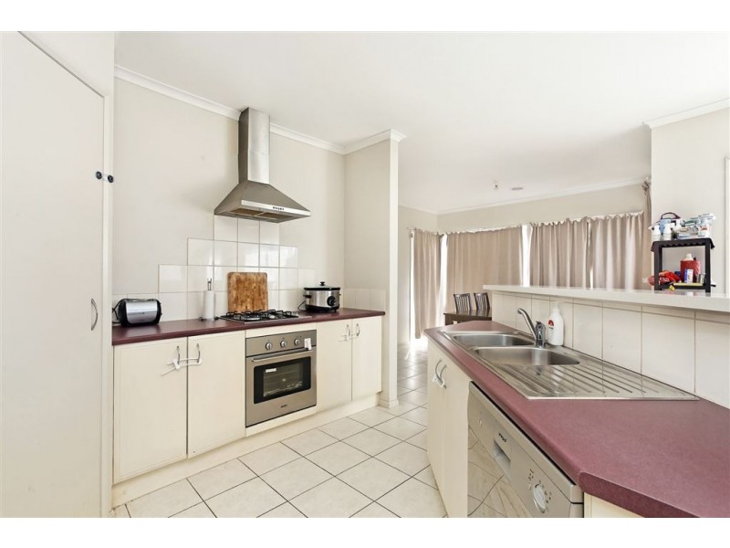 15 Paperbark Drive, Pakenham VIC 3810