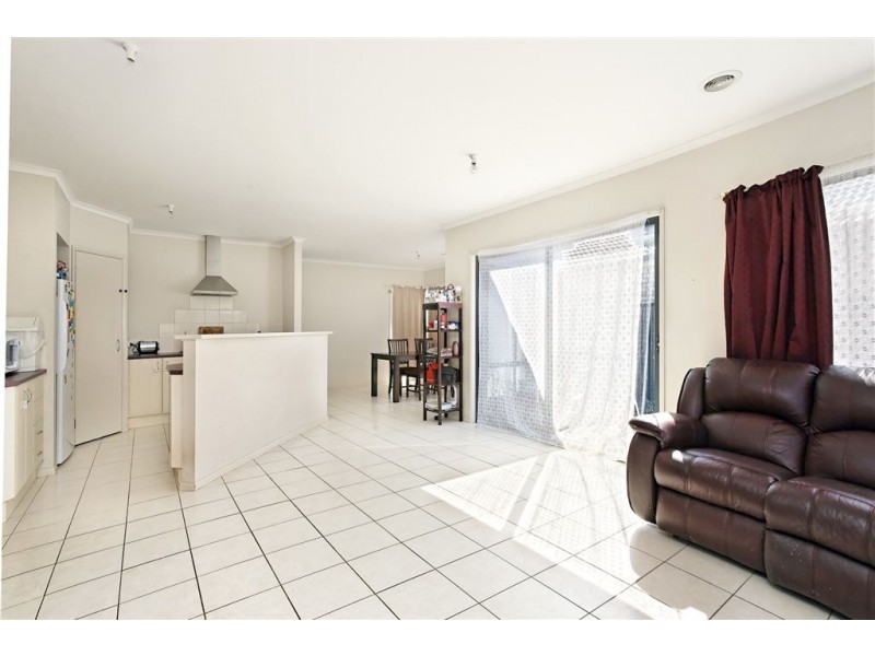15 Paperbark Drive, Pakenham VIC 3810
