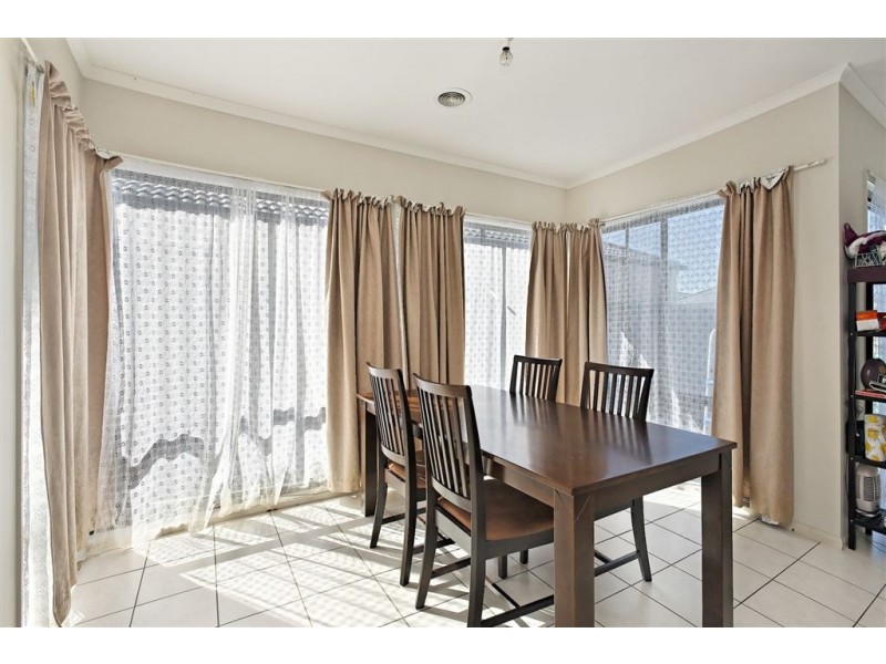 15 Paperbark Drive, Pakenham VIC 3810