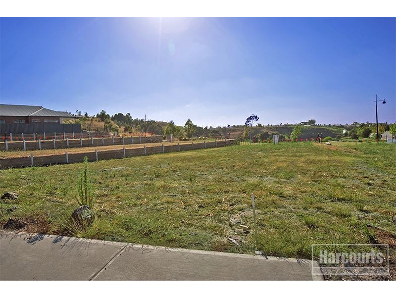Lot 802 Waterside Drive, Pakenham VIC 3810