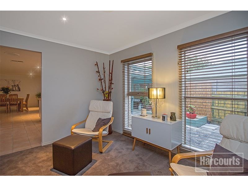 11 Claire Close, Pakenham VIC 3810