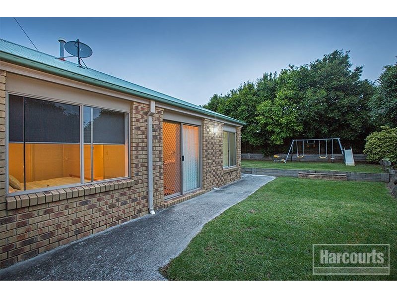 11 Claire Close, Pakenham VIC 3810