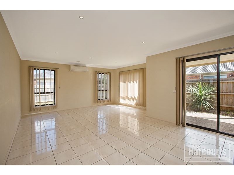 38 Sandalwood Drive, Pakenham VIC 3810