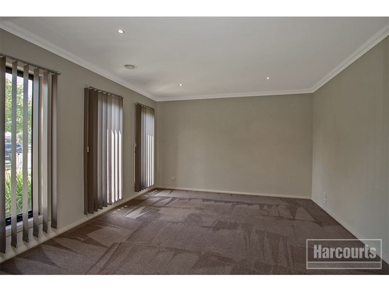 38 Sandalwood Drive, Pakenham VIC 3810