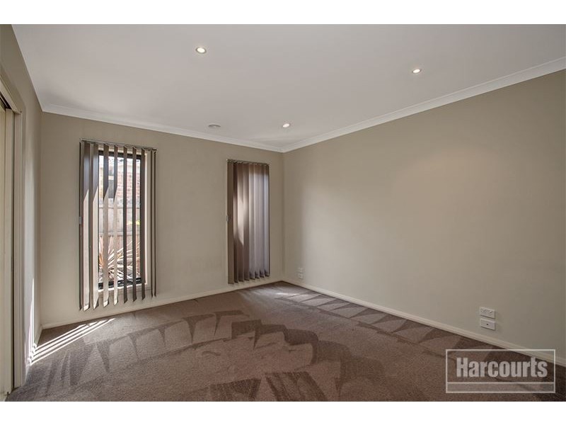 38 Sandalwood Drive, Pakenham VIC 3810