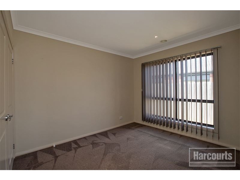 38 Sandalwood Drive, Pakenham VIC 3810
