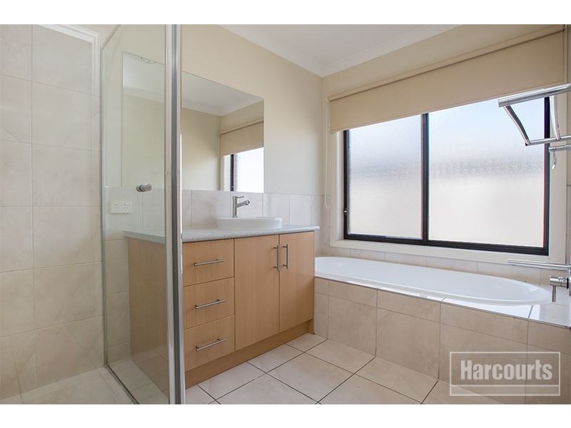 38 Sandalwood Drive, Pakenham VIC 3810