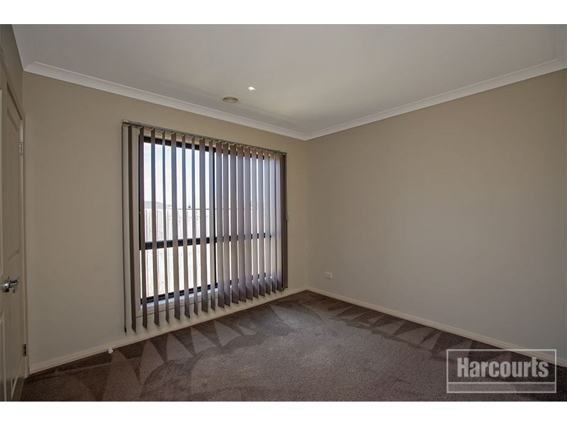 38 Sandalwood Drive, Pakenham VIC 3810