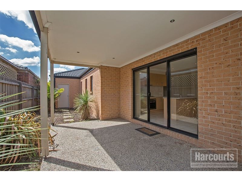 38 Sandalwood Drive, Pakenham VIC 3810