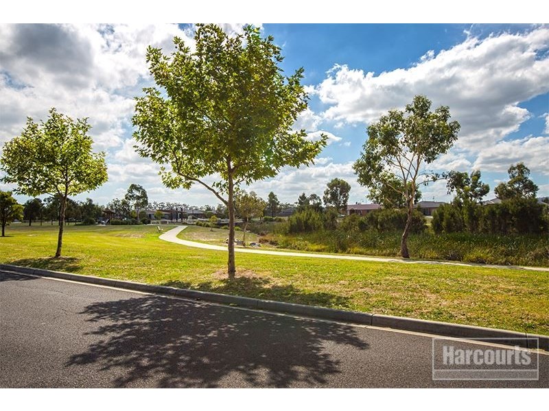 38 Sandalwood Drive, Pakenham VIC 3810