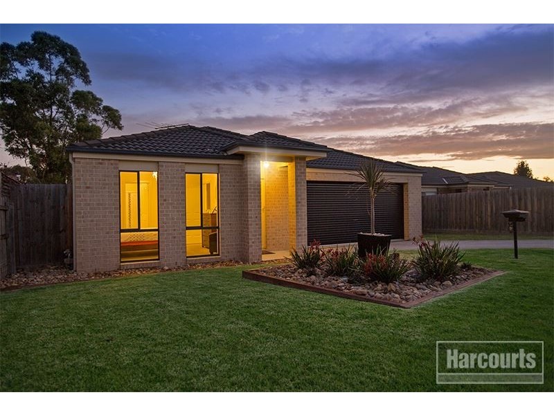 8c Ebony Drive, Pakenham VIC 3810