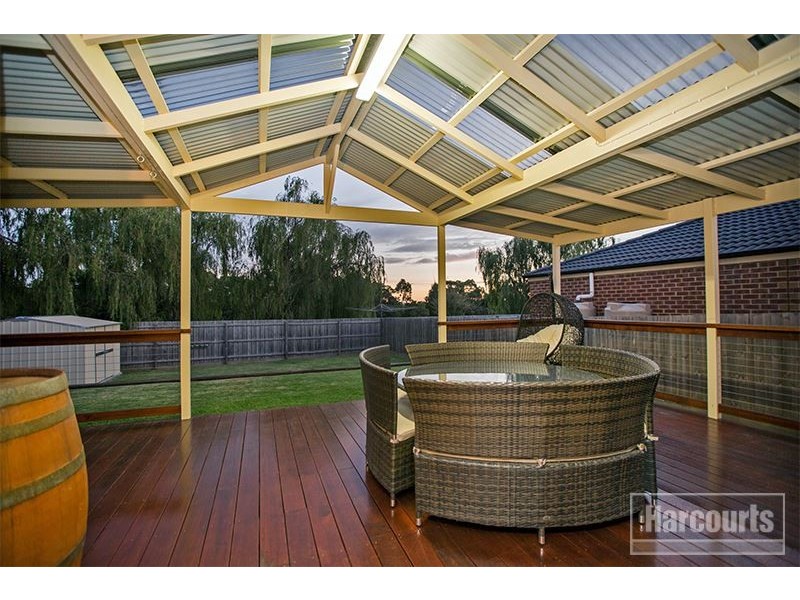 8c Ebony Drive, Pakenham VIC 3810