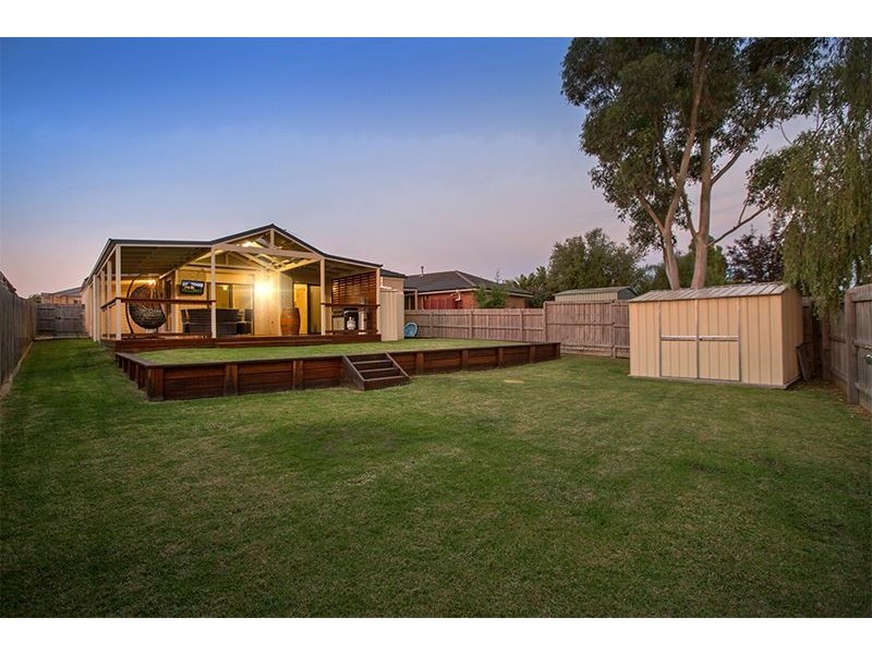 8c Ebony Drive, Pakenham VIC 3810