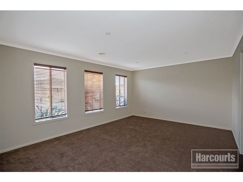 4 Sheoak Court, Pakenham VIC 3810