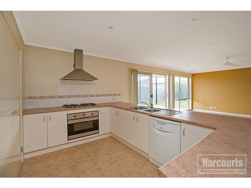 4 Sheoak Court, Pakenham VIC 3810