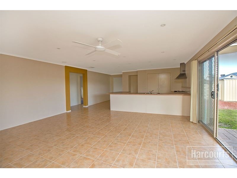 4 Sheoak Court, Pakenham VIC 3810