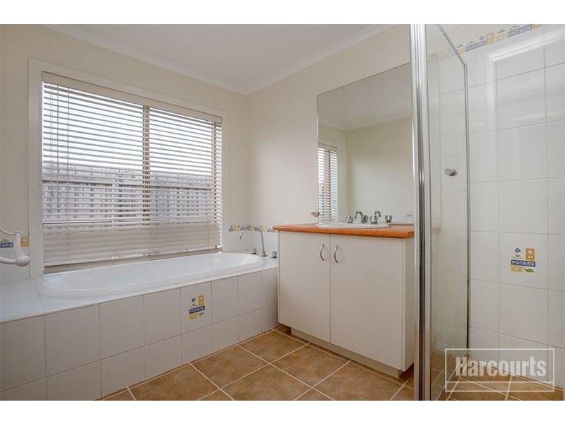 4 Sheoak Court, Pakenham VIC 3810