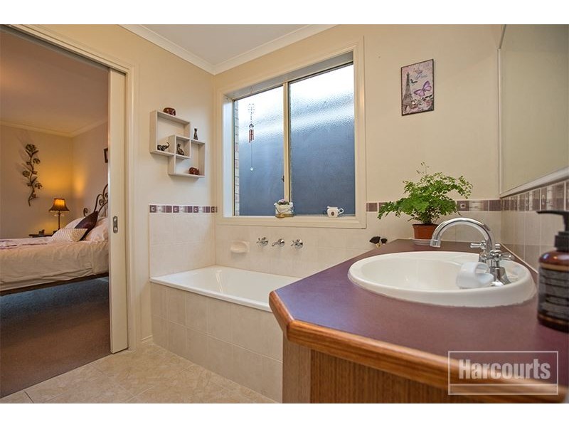 59 Wakenshaw Crescent, Pakenham VIC 3810