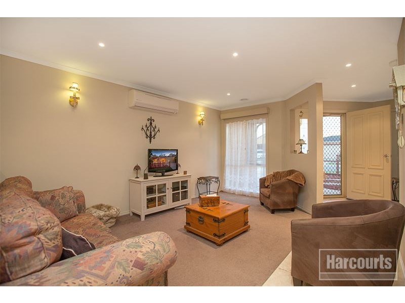 59 Wakenshaw Crescent, Pakenham VIC 3810