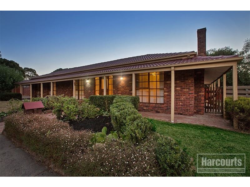 22 Strathavan Drive, Berwick VIC 3806