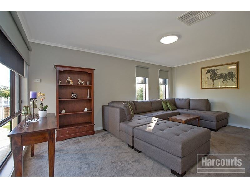 34 Howey Road, Pakenham VIC 3810