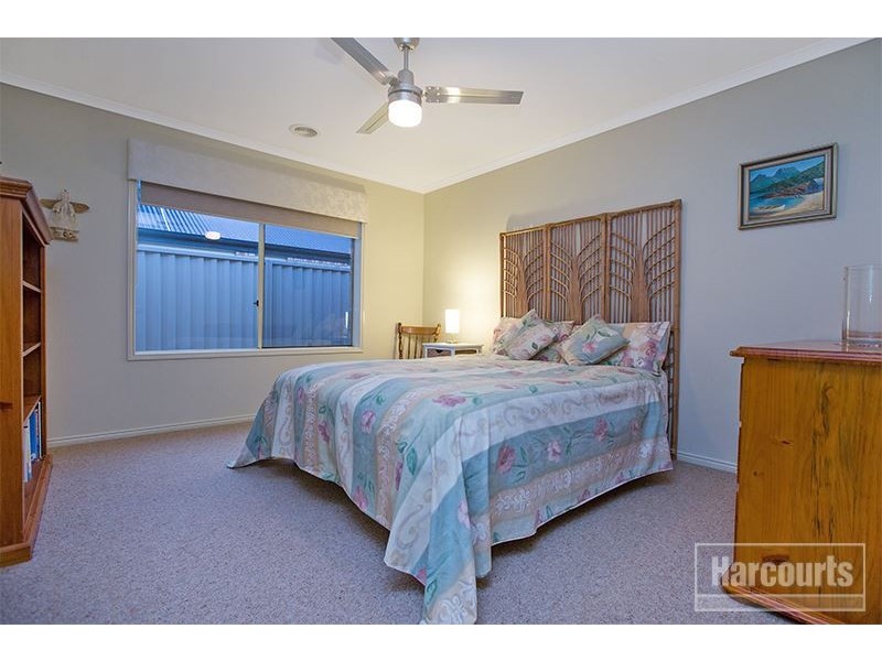 16 Latrobe Avenue, Pakenham VIC 3810