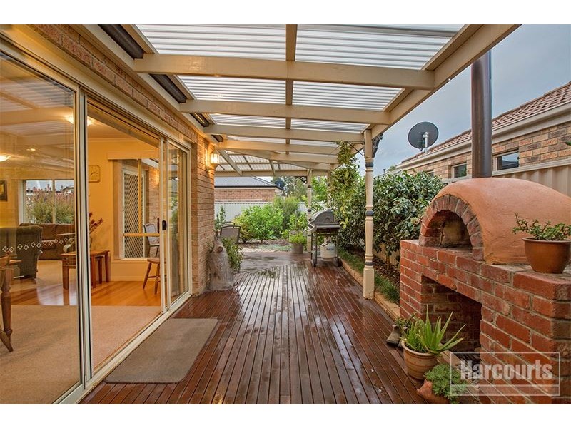 16 Latrobe Avenue, Pakenham VIC 3810