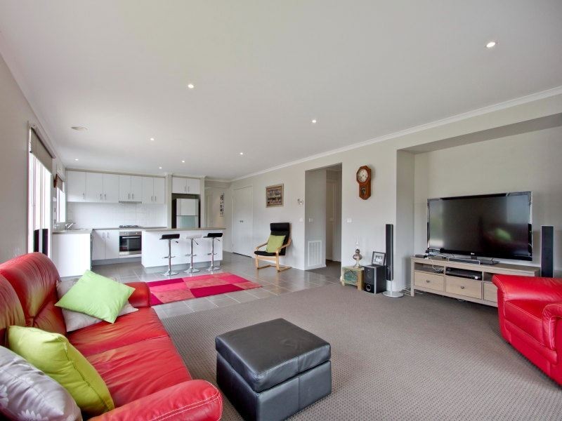 19 Serenity Street, Pakenham VIC 3810