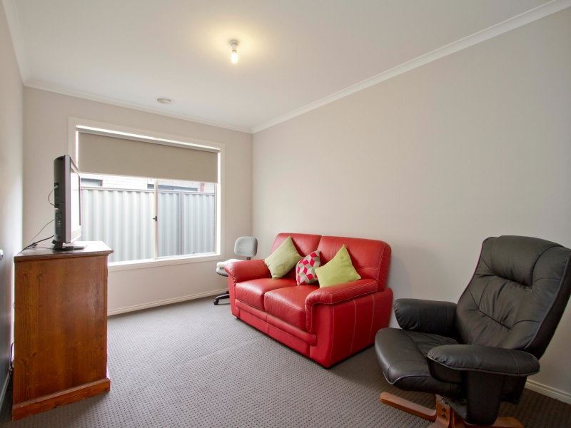 19 Serenity Street, Pakenham VIC 3810