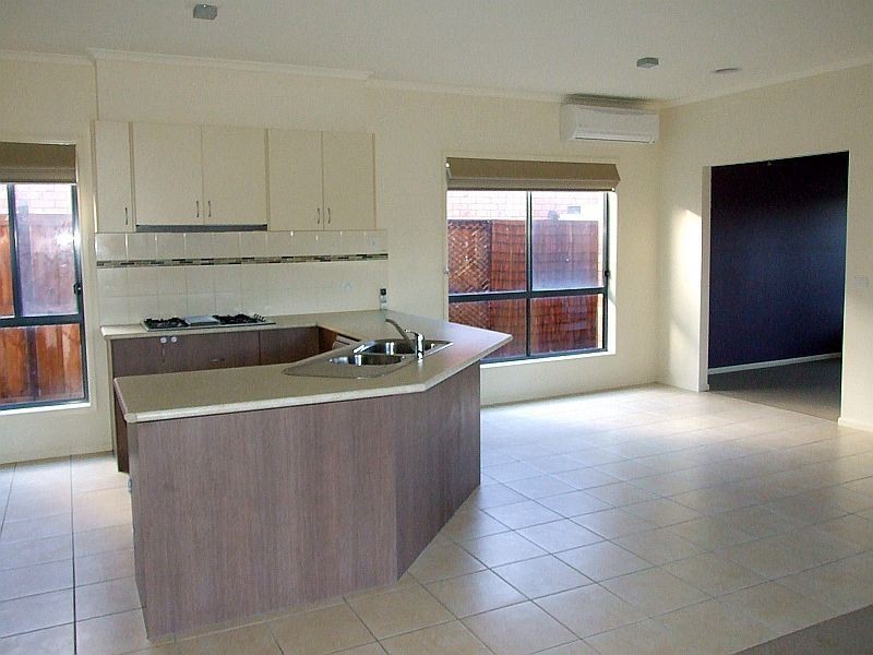 11 Mikasa Place, Pakenham VIC 3810