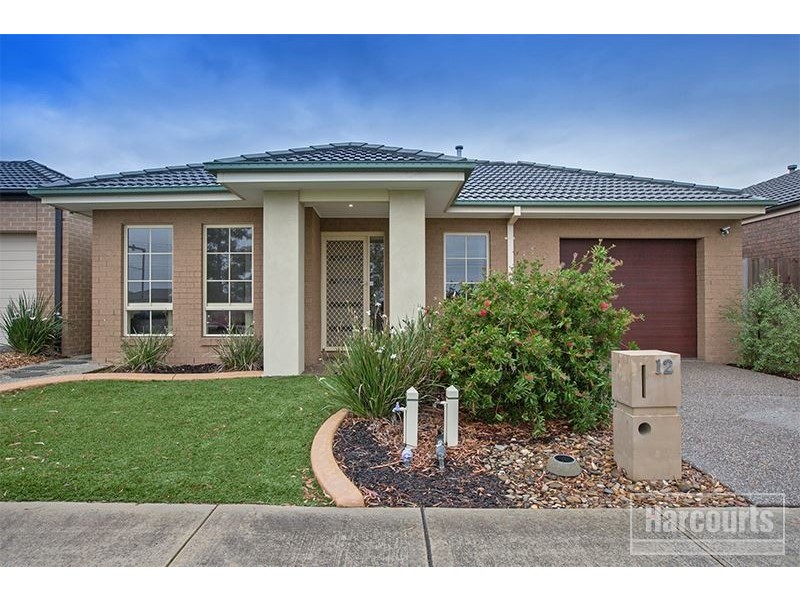 12 Lagoon Row, Officer VIC 3809