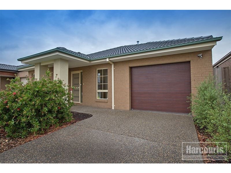 12 Lagoon Row, Officer VIC 3809